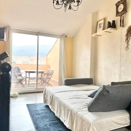 Montblanc - Sleeps 4 - Parking - City Centre * Montblanc